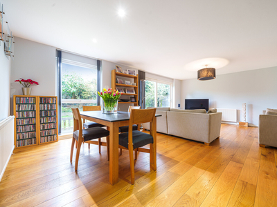 4 bedroom property for sale in Beechvale Close, Finchley, N12