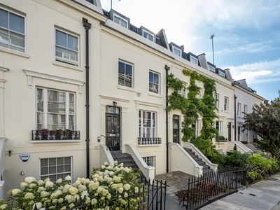 4 bedroom property to let in Gordon Place London W8