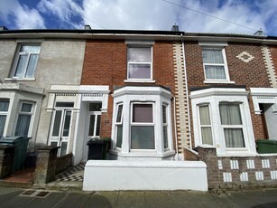 4 bedroom terraced house for rent in Bath Road, Southsea, PO4