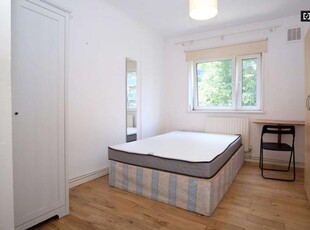 5 Bedroom Shared Living/roommate London London