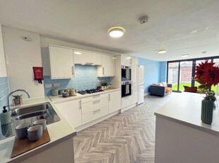 6 bedroom terraced house for rent in Ashfield, Liverpool, Merseyside, L15