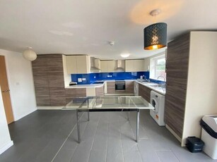 7 Bedroom Semi-detached House For Rent In Coventry, West Midlands