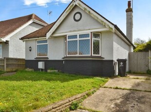 Detached bungalow to rent in Kents Avenue, Holland-On-Sea, Clacton-On-Sea CO15