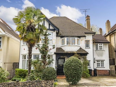 Detached house for sale in Lawrence Court, Mill Hill, London NW7