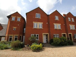 Detached house to rent in Anstey Road, Alton, Hampshire GU34