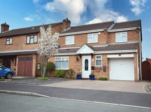 Detached house to rent in Crest Close, Stretton, Burton-On-Trent, Staffordshire DE13