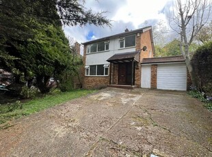 Detached house to rent in Desborough Avenue, High Wycombe HP11