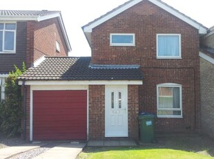 Detached house to rent in Fairfield Close, Heath Hayes, Cannock WS12