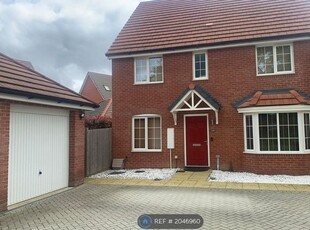 Detached house to rent in Fullbrook Avenue, Spencers Wood, Reading RG7