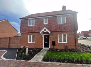 Detached house to rent in Piper Way, West Broyle, Chichester PO19