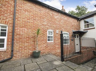Detached house to rent in West Street, Titchfield, Fareham, Hampshire PO14