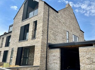 Duplex to rent in Water Street, Cambridge CB4