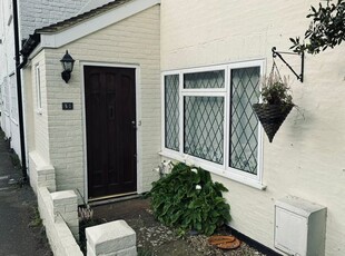 End terrace house to rent in Ref: My - Nutley Lane, Reigate RH2