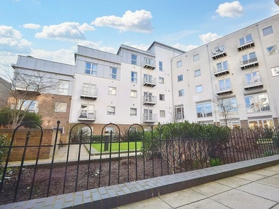 Flat for sale in Station View, Guildford GU1