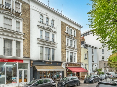 Flat in Hereford Road, Westbourne Grove, W2