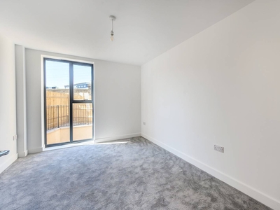 Flat in Valley Gardens, Colliers Wood, SW19