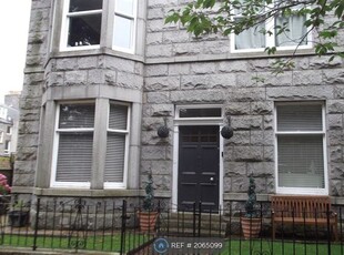 Flat to rent in Albury Place, Aberdeen AB11
