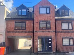 Flat to rent in Avenue Road Extension, Clarendon Park, Leicester LE2