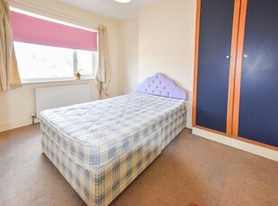 Flat to rent in Bywood Avenue, Croydon, Surrey CR0