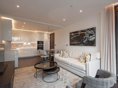 Flat to rent in Charles Clowes Walk, New Covent Garden SW11