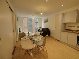 Flat to rent in Dyche Street, Manchester M4