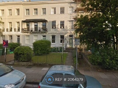Flat to rent in Evesham Road, Cheltenham GL52