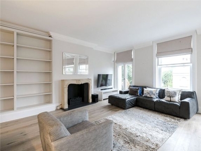 Flat to rent in Falkland House, Marloes Road W8