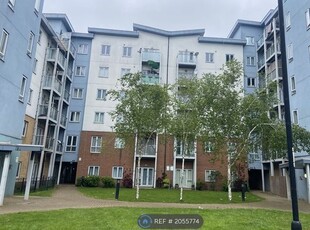 Flat to rent in Foundry Court, Slough SL2
