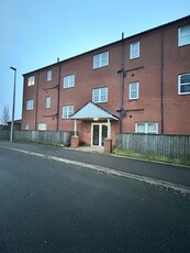 Flat to rent in Fountain Park, Ollerton, Newark NG22