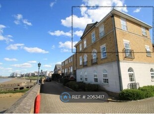 Flat to rent in Frobisher Way, Greenhithe DA9