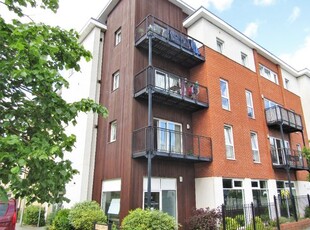 Flat to rent in Havergate Way, Kennet Island, Reading RG2