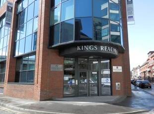 Flat to rent in Kings Reach, Kings Rd Reading RG1