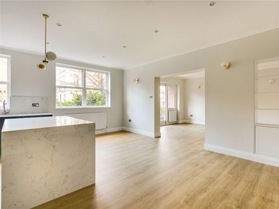 Flat to rent in Kingston House South, Ennismore Gardens SW7