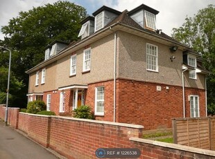 Flat to rent in Ludlow Road, Maidenhead SL6