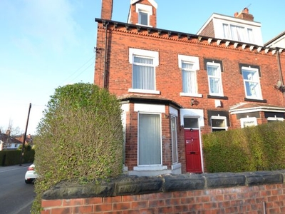 Flat to rent in Norman Terrace, Roundhay, Leeds LS8