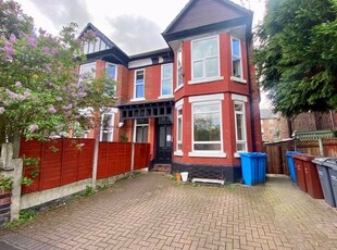 Flat to rent in Northen Grove, West Didsbury, Didsbury, Manchester M20