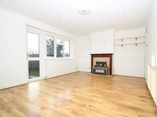 Flat to rent in Roden Gardens, Croydon CR0