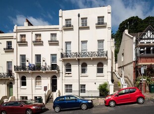 Flat to rent in Roundhill Crescent, Brighton BN2