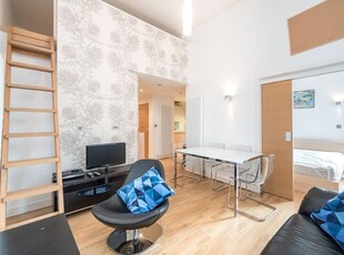 Flat to rent in Simpson Loan, Quartermile, Edinburgh EH3