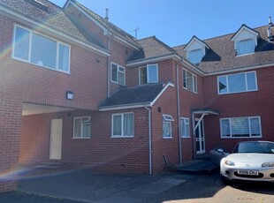 Flat to rent in The Hill Avenue, Worcester WR5