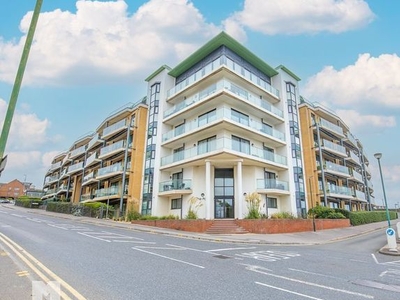 Flat to rent in The Point, Marina Close, Bournemouth BH5