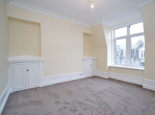 Flat to rent in Union Grove, City Centre, Aberdeen AB10