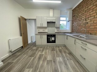 Maisonette to rent in Eastgate, Louth LN11