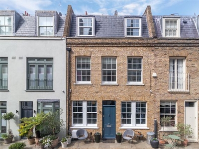 Mews house for sale in Princes Mews, London W2