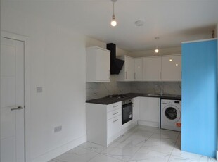 Property to rent in Lancaster Avenue, Farnham Royal, Slough SL2