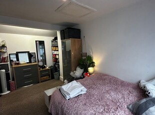 Room to rent in Felixstowe Road, Ipswich IP3