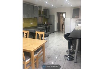 Room to rent in Queensland Avenue, Coventry CV5