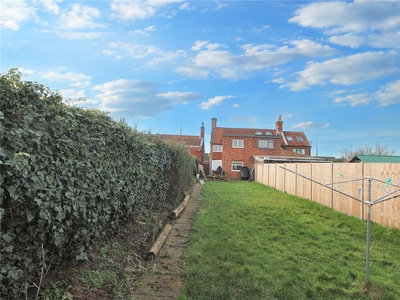 School Lane, Rockland St. Mary, Norwich, Norfolk, NR14 3 bedroom house in Rockland St. Mary