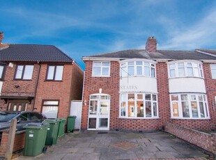 Semi-detached house to rent in Francis Avenue, Leicester, Leicestershire LE3