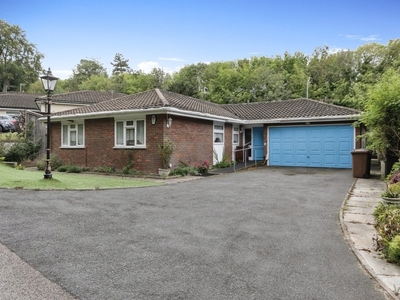 Shrubbery Grove, Royston - 4 bedroom detached bungalow